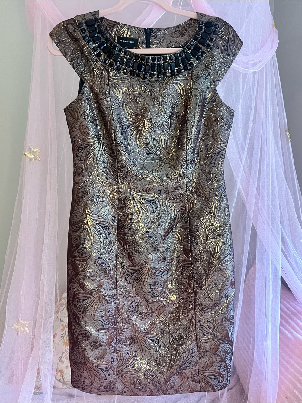 🦊 Spense Metallic Jacquard Sheath Dress w. Embellished Neckline | Size 4 | GUC